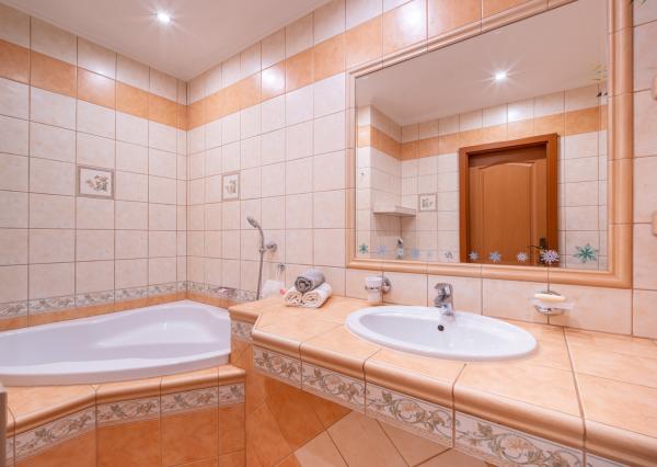 REZERVOVANÉ - Na predaj priestranný 2-izbový byt v Bratislave