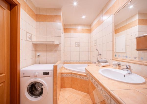 REZERVOVANÉ - Na predaj priestranný 2-izbový byt v Bratislave