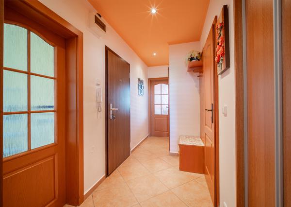 REZERVOVANÉ - Na predaj priestranný 2-izbový byt v Bratislave