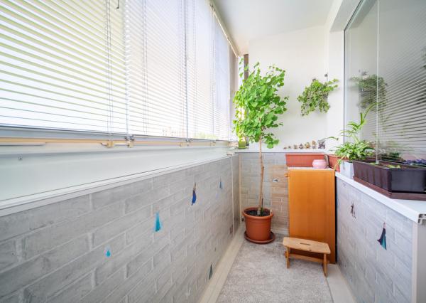 REZERVOVANÉ - Na predaj priestranný 2-izbový byt v Bratislave