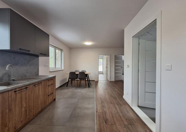 Na prenájom kompletne zrekonštruovaný 4-izbový byt v Tepličke nad Váhom