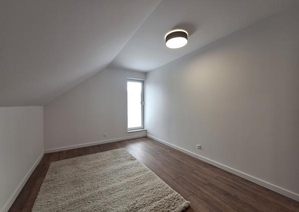 Na prenájom kompletne zrekonštruovaný 4-izbový byt v Tepličke nad Váhom