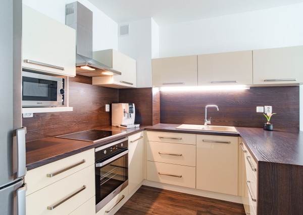 REZERVOVANÉ: Na predaj kompletne zariadený 2-izbový byt v centre Banskej Bystrice