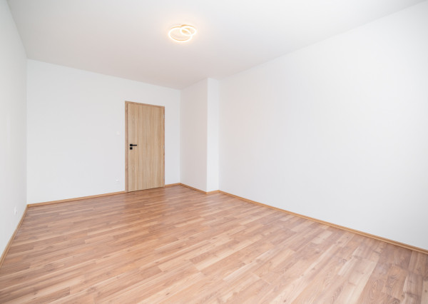 Na prenájom 3-izbový byt v Bratislave-Nové Mesto