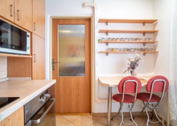 Na predaj 2-izbový byt s balkónom po kompletnej rekonštrukcii v Ružinove