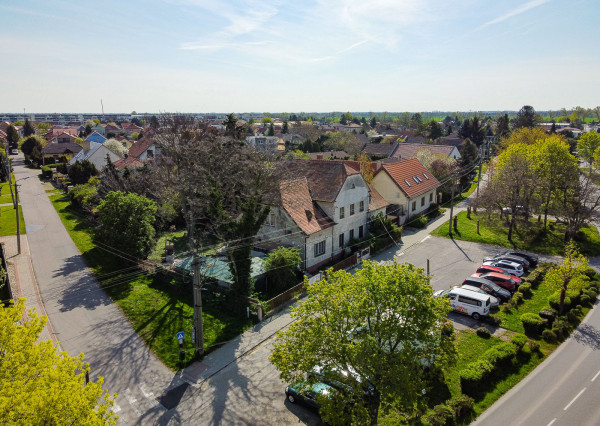 REZERVOVANÉ:Na predaj historický dom s potenciálom pre podnikanie v centre Dunajskej Lužnej