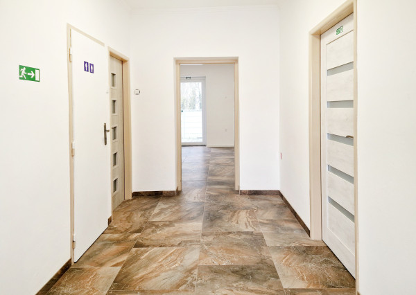 Na prenájom obchodný priestor v centre Šamorína s výbornou viditeľnosťou