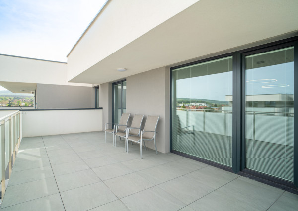 Na prenájom kompletne zariadený 2-izbový byt v Stupave