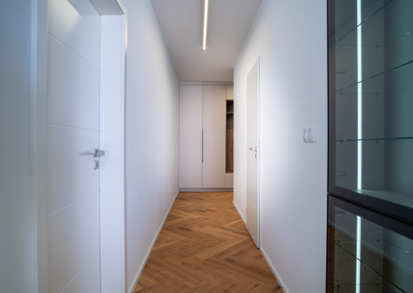 Na prenájom kompletne zariadený 2-izbový byt v Stupave