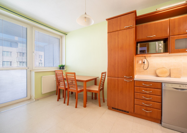 Na prenájom 2-izbový byt na Píniovej ulici v Bratislave