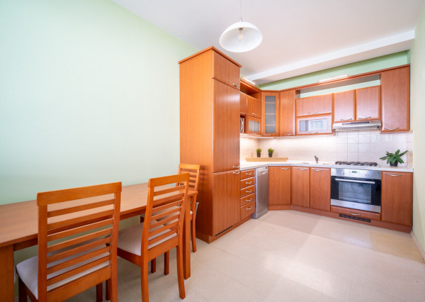 Na prenájom 2-izbový byt na Píniovej ulici v Bratislave