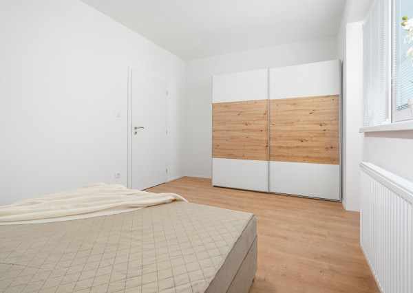 REZERVOVANÉ: Na prenájom 2-izbový byt s balkónom a garážovým státím v projekte MIKO, Trnava