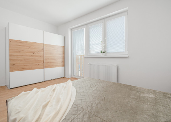 REZERVOVANÉ: Na prenájom 2-izbový byt s balkónom a garážovým státím v projekte MIKO, Trnava