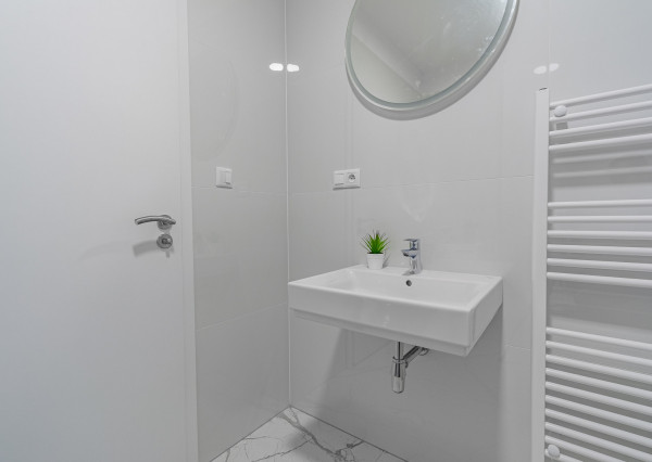 REZERVOVANÉ: Na prenájom 2-izbový byt s balkónom a garážovým státím v projekte MIKO, Trnava