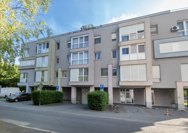 Na prenájom garážové státie v Šamoríne