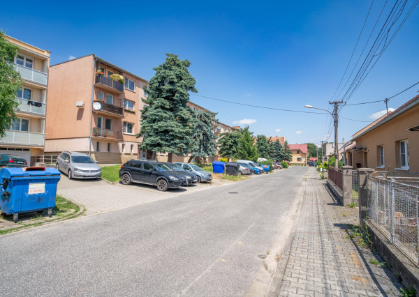 Na predaj kompletne zrekonštruovaný 3-izbový byt v Chtelnici