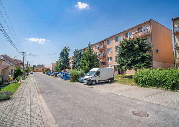 Na predaj kompletne zrekonštruovaný 3-izbový byt v Chtelnici