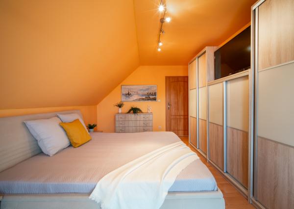 REZERVOVANÉ: Na predaj 4-izbový rodinný dom neďaleko centra Malaciek