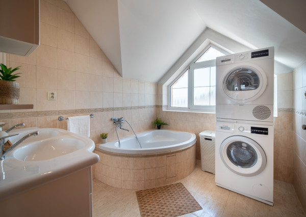 REZERVOVANÉ: Na predaj 4-izbový rodinný dom neďaleko centra Malaciek