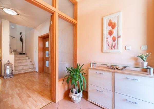 REZERVOVANÉ: Na predaj 4-izbový rodinný dom neďaleko centra Malaciek