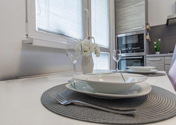 REZERVOVANÉ - Na predaj priestranný 4-izbový byt vo vyhľadávanej lokalite blízko centra Bratislavy