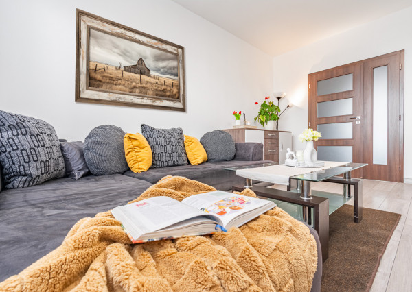 REZERVOVANÉ - Na predaj priestranný 4-izbový byt vo vyhľadávanej lokalite blízko centra Bratislavy