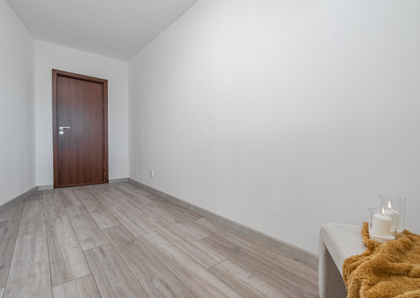 REZERVOVANÉ - Na predaj priestranný 4-izbový byt vo vyhľadávanej lokalite blízko centra Bratislavy