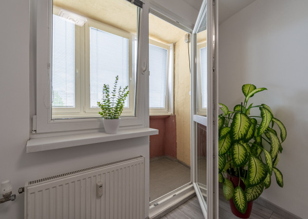 REZERVOVANÉ - Na predaj priestranný 4-izbový byt vo vyhľadávanej lokalite blízko centra Bratislavy