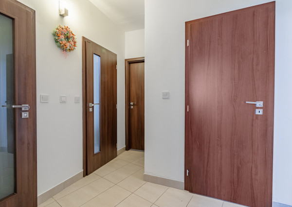 REZERVOVANÉ - Na predaj priestranný 4-izbový byt vo vyhľadávanej lokalite blízko centra Bratislavy