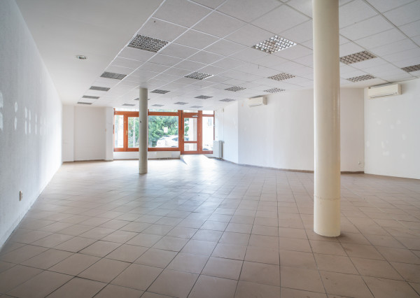 Na prenájom obchodný priestor na Zámockej ulici pod Bratislavským hradom