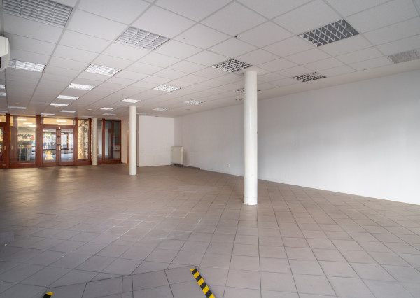 Na prenájom obchodný priestor na Zámockej ulici pod Bratislavským hradom