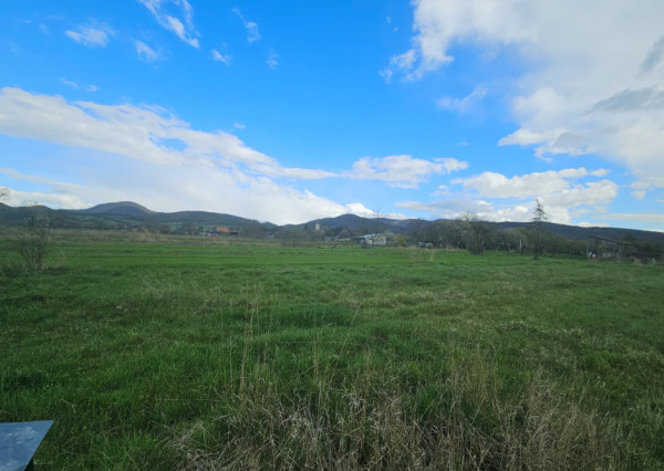 Na predaj perspektívny pozemok v obci Kuchyňa