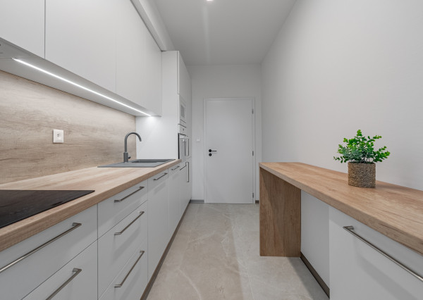 ZNÍŽENÁ CENA:Na predaj 2-izbový byt s loggiou na Miletičovej ulici v Bratislave