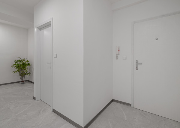 ZNÍŽENÁ CENA:Na predaj 2-izbový byt s loggiou na Miletičovej ulici v Bratislave