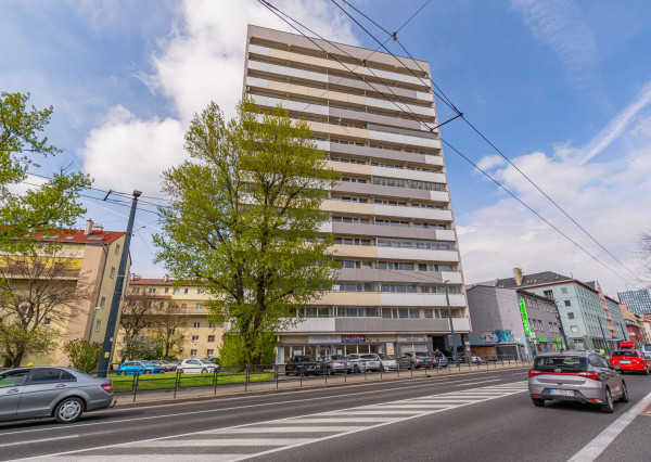 ZNÍŽENÁ CENA:Na predaj 2-izbový byt s loggiou na Miletičovej ulici v Bratislave