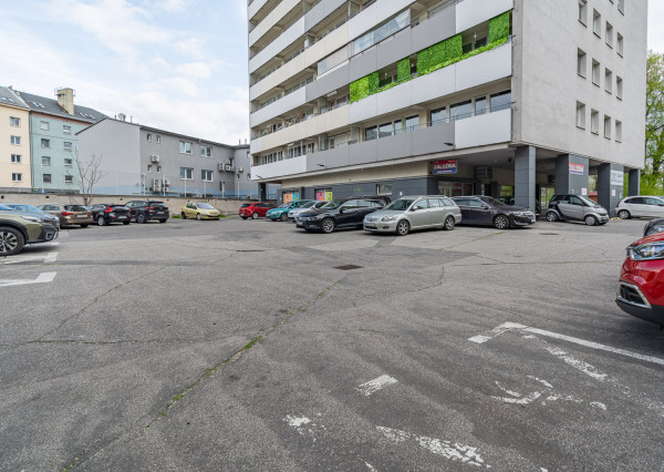 ZNÍŽENÁ CENA:Na predaj 2-izbový byt s loggiou na Miletičovej ulici v Bratislave