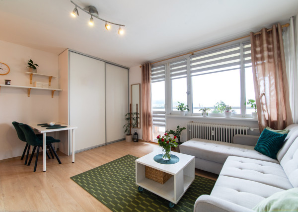 REZERVOVANÉ: Na predaj 2-izbový byt s krásnym výhľadom v Trenčíne