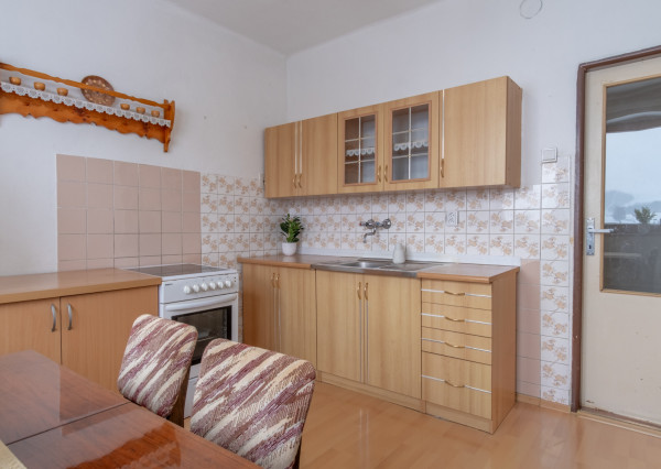 REZERVOVANÉ: Na predaj útulný 2-izbový byt v malebných Hybiach v pokojnej lokalite