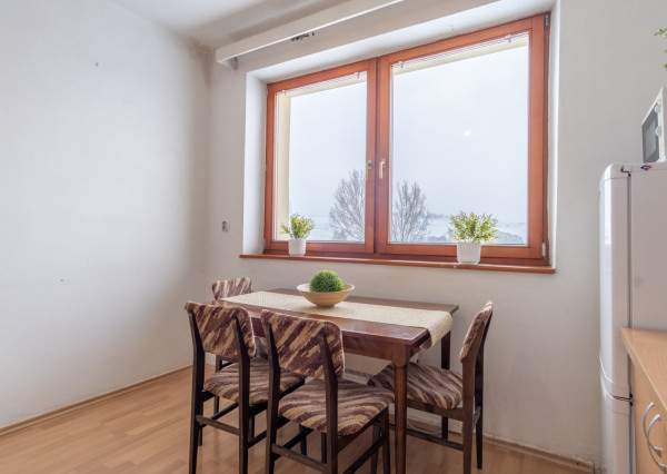 REZERVOVANÉ: Na predaj útulný 2-izbový byt v malebných Hybiach v pokojnej lokalite