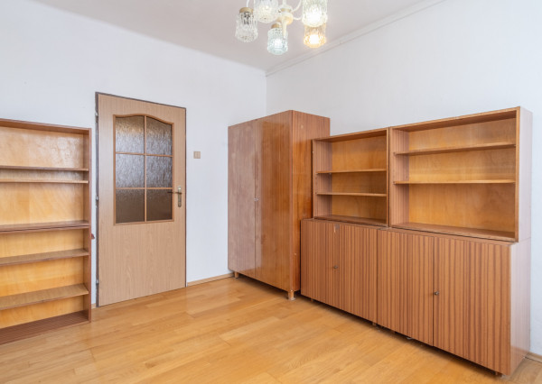 REZERVOVANÉ: Na predaj útulný 2-izbový byt v malebných Hybiach v pokojnej lokalite