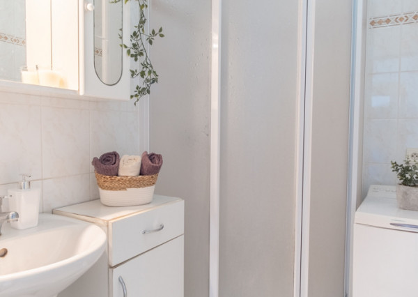 REZERVOVANÉ: Na predaj útulný 2-izbový byt v malebných Hybiach v pokojnej lokalite