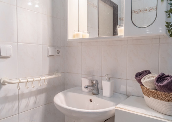 REZERVOVANÉ: Na predaj útulný 2-izbový byt v malebných Hybiach v pokojnej lokalite