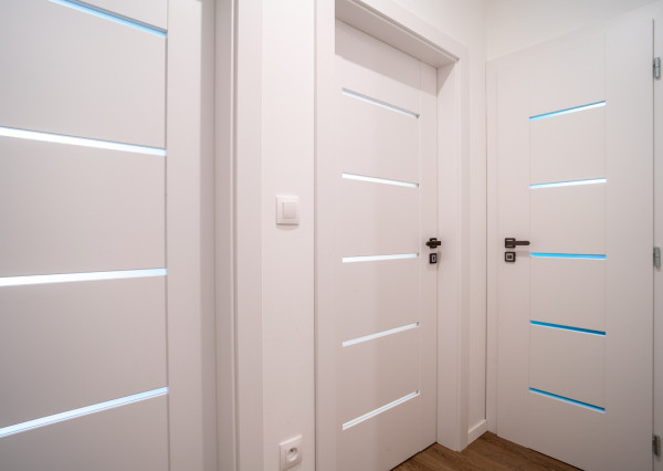 Na predaj priestranný 4-izbový rodinný dom s dvojgarážou v obci Báč