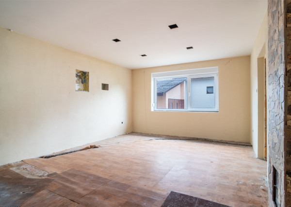 Na predaj pôvodný 3-izbový rodinný dom s potenciálom v Trenčíne, časť Zlatovce