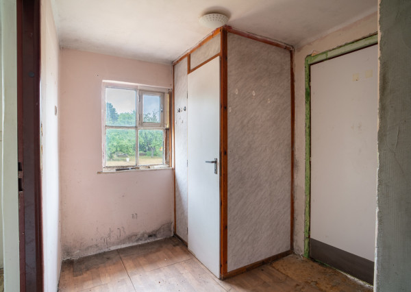 Na predaj starší rodinný dom s veľkým pozemkom v Trenčíne, časť Zlatovce