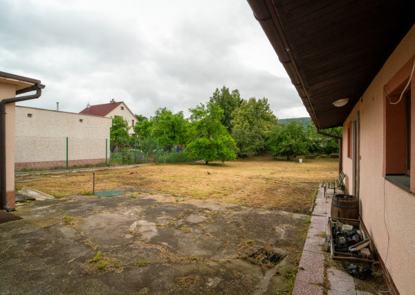 Na predaj rozľahlý pozemok s investičným potenciálom v Trenčíne, časť Zlatovce