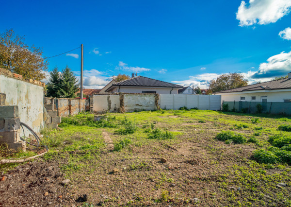 REZERVOVANÉ:Na predaj pozemok so stavebným povolením a projektom k rodinnému domu v obci Vysoká pri Morave