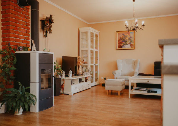 PREDANÉ: Na predaj priestranný rodinný dom v obci Beluša