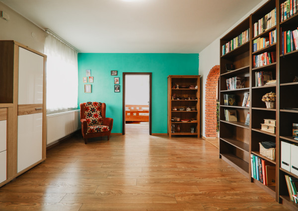 PREDANÉ: Na predaj priestranný rodinný dom v obci Beluša