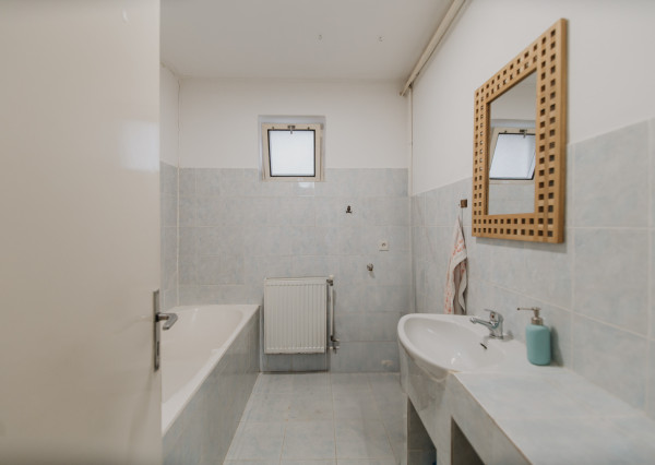 PREDANÉ: Na predaj priestranný rodinný dom v obci Beluša